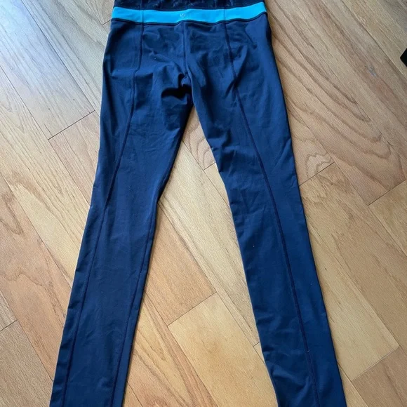 Lululemon leggings womens size 6 - Picture 5 of 6